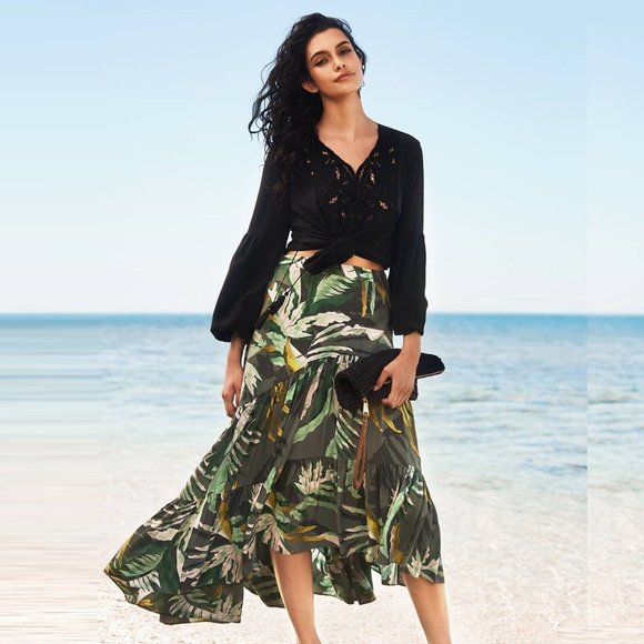 Witchery Dresses & Skirts - WITCHERY Tropical Island Green Tiered Midi Skirt